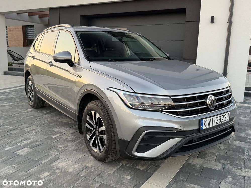 Volkswagen Tiguan - 1