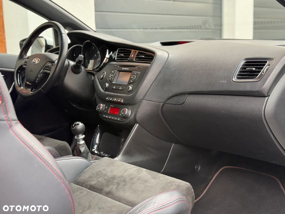 Kia Ceed Cee'd 1.6 T-GDI GT - 25