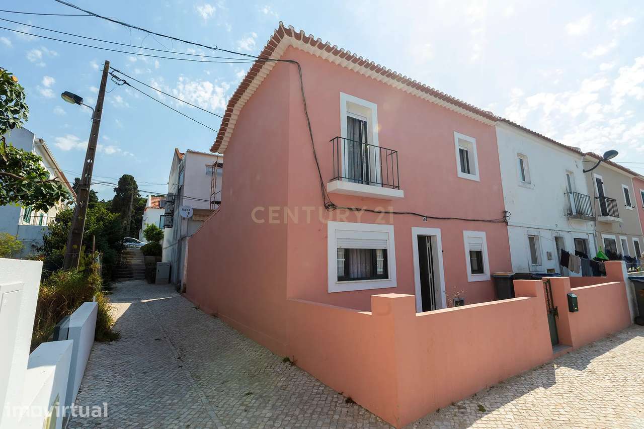 Moradia T3 com Quintal e Alto Potencial no Caramão da Ajuda, Lisboa - Grande imagem: 2/28