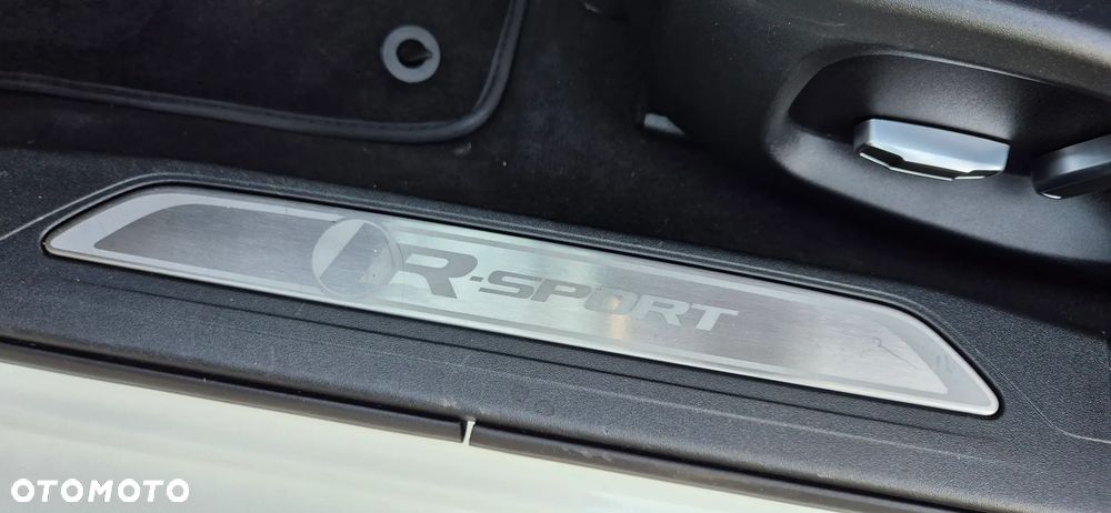 Jaguar XE 2.0 D R-Sport - 29