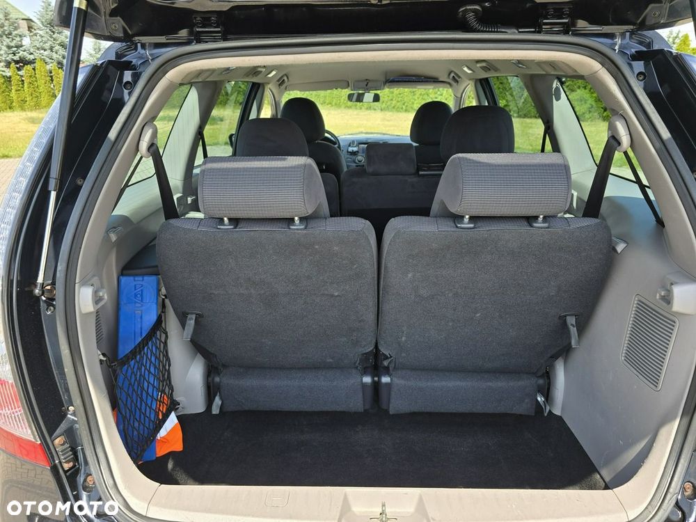 Mitsubishi Grandis - 21