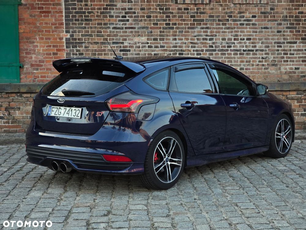 Ford Focus 2.0 EcoBoost ST - 8