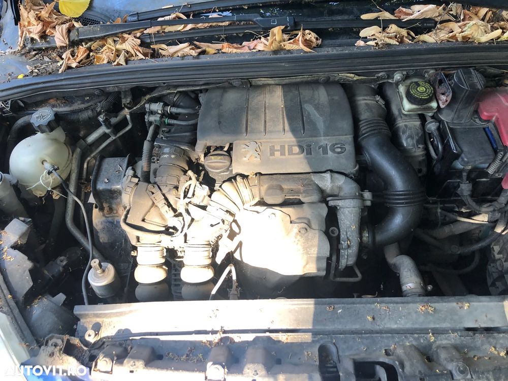 Dezmembrez Peugeot 308 albastru 1.6 HDI 2008 - 6