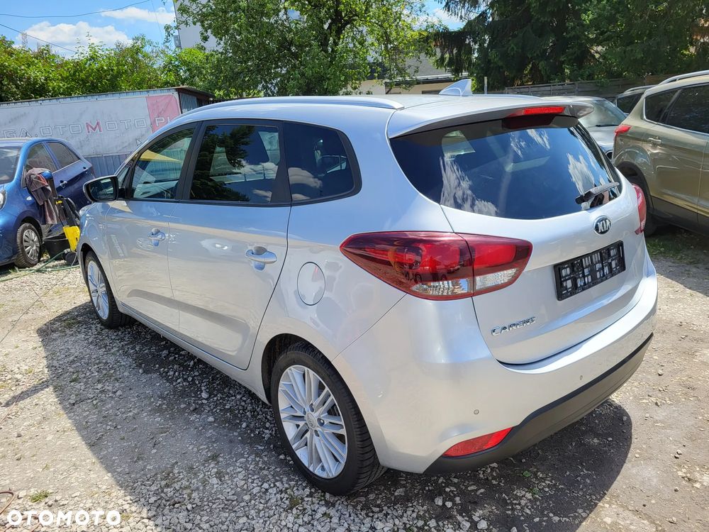 Kia Carens 1.6 GDI UEFA EURO 2016 - 8