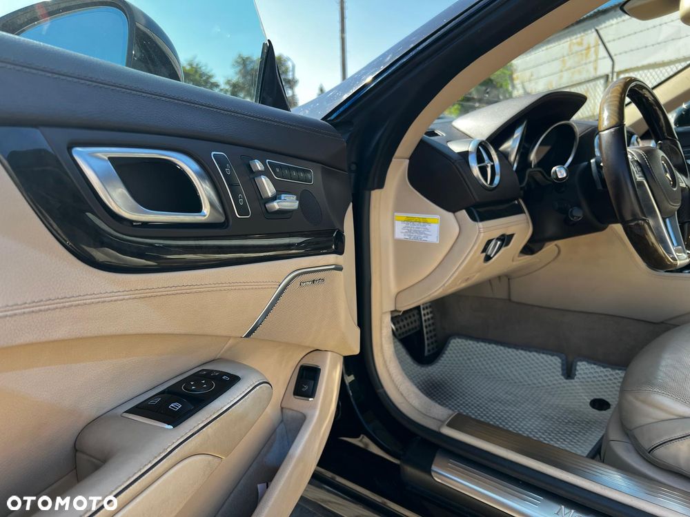 Mercedes-Benz SL - 24