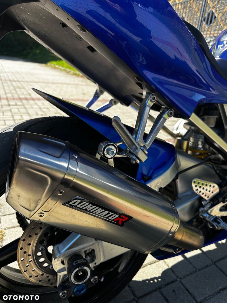 Yamaha R1 - 10