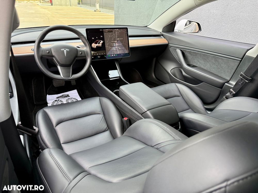 Tesla Model 3 Long Range - 7