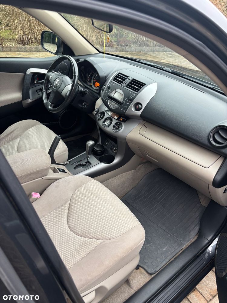 Toyota RAV4 2.0 VVT-i Sol - 6