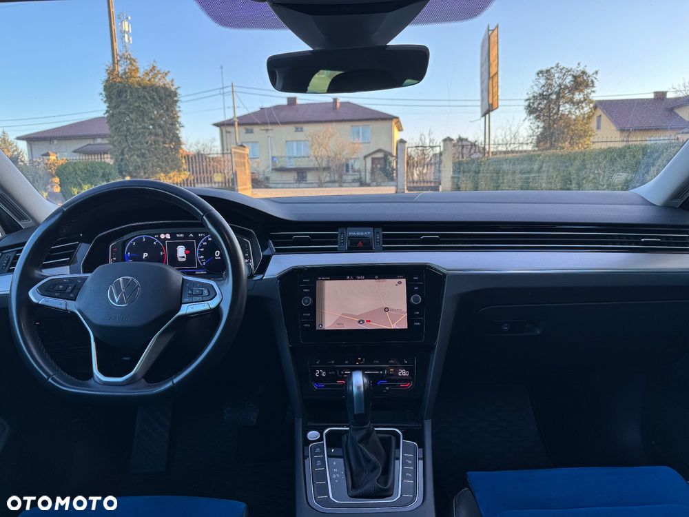 Volkswagen Passat Variant 2.0 TDI EVO Elegance DSG - 9
