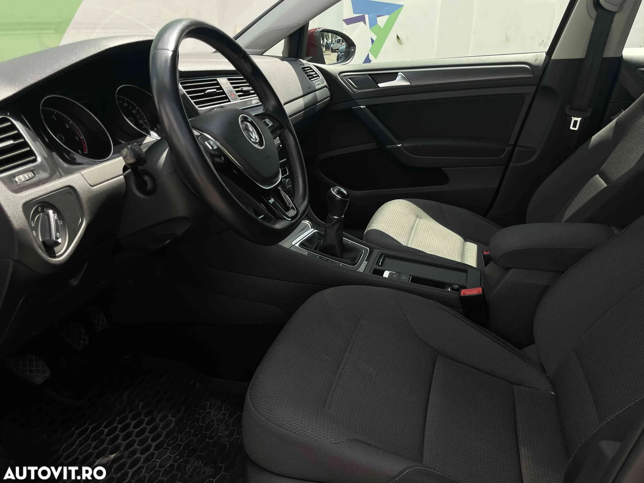 Volkswagen Golf - 14