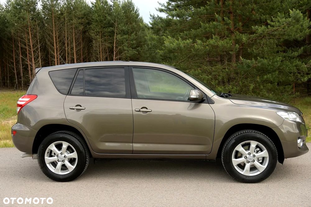 Toyota RAV4 - 10