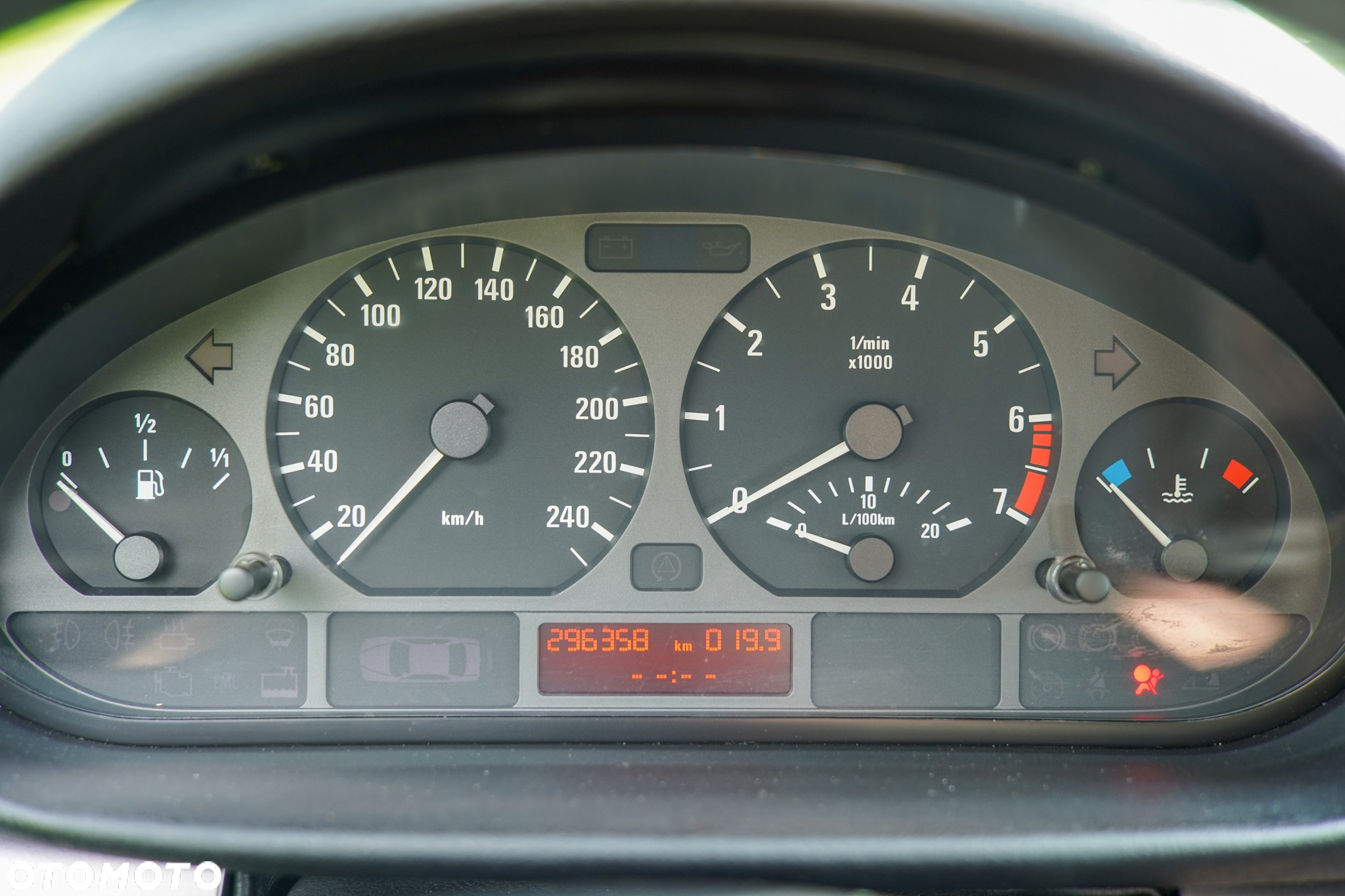 BMW Seria 3 318i - 14