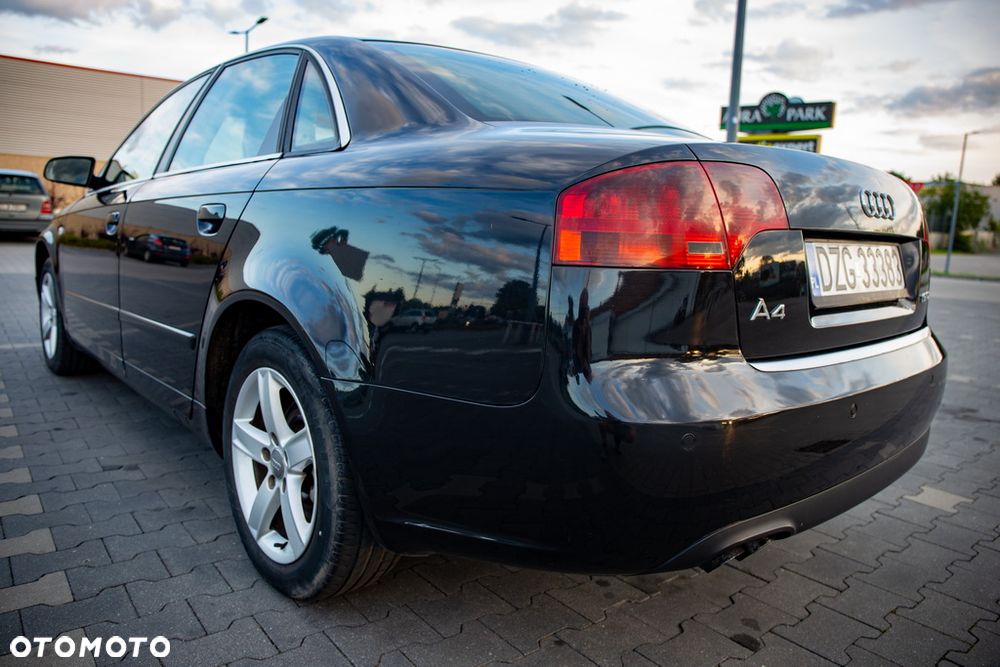 Audi A4 Limousine - 36