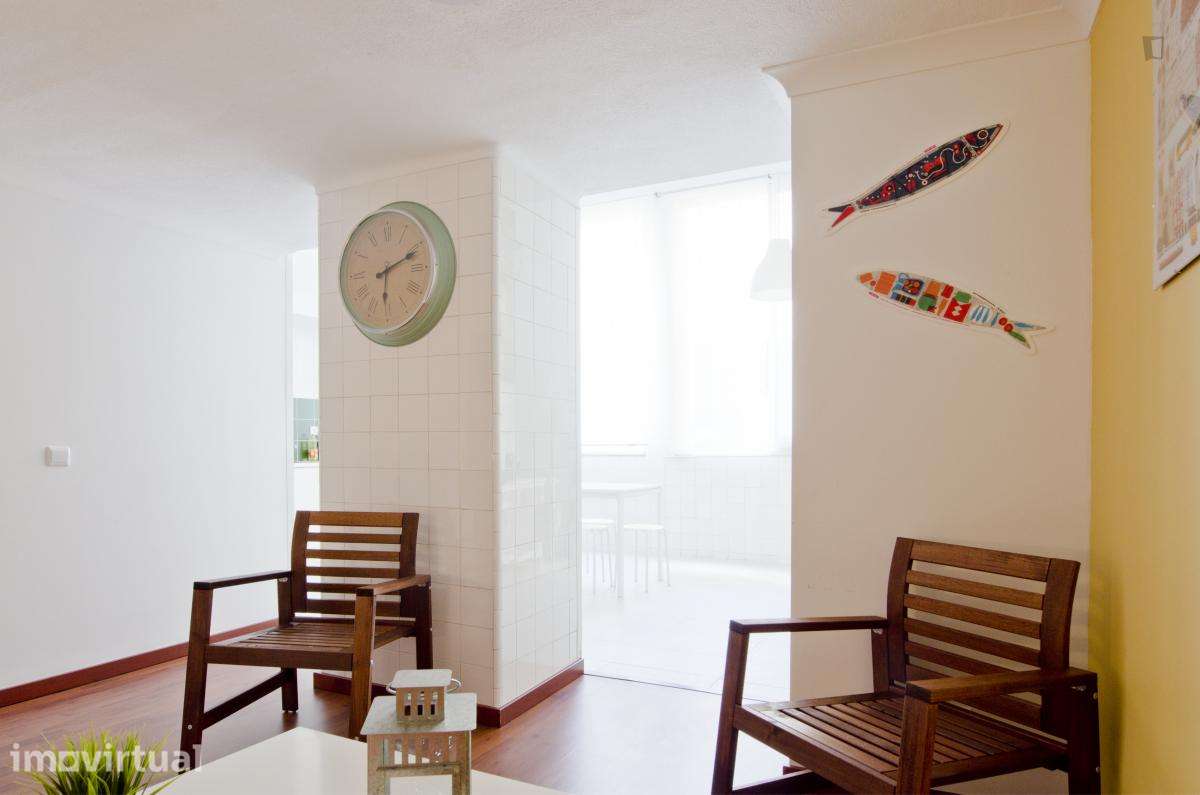 Quarto - localizado em Anjos Lisbon - Grande imagem: 5/26