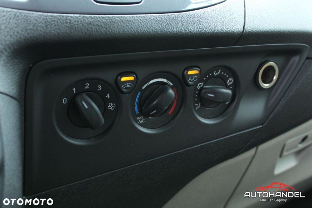 Ford Tourneo Custom - 17