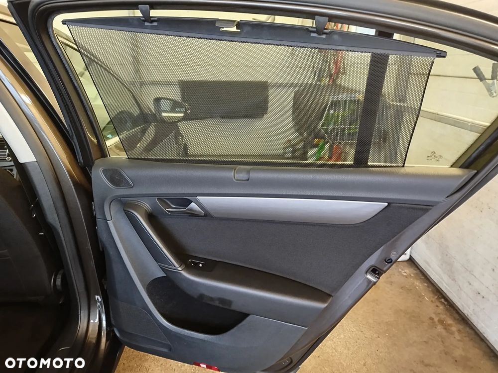 Volkswagen Passat 2.0 TDI Highline - 24