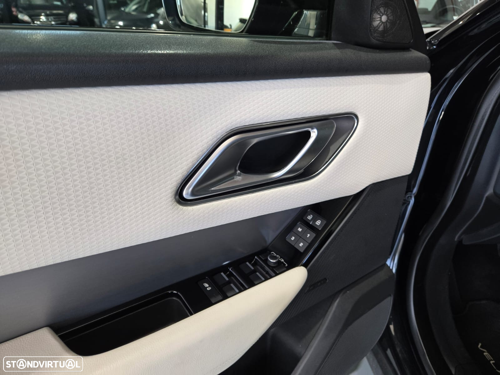 Land Rover Range Rover Velar 2.0 P400e AWD R-Dynamic S - 34