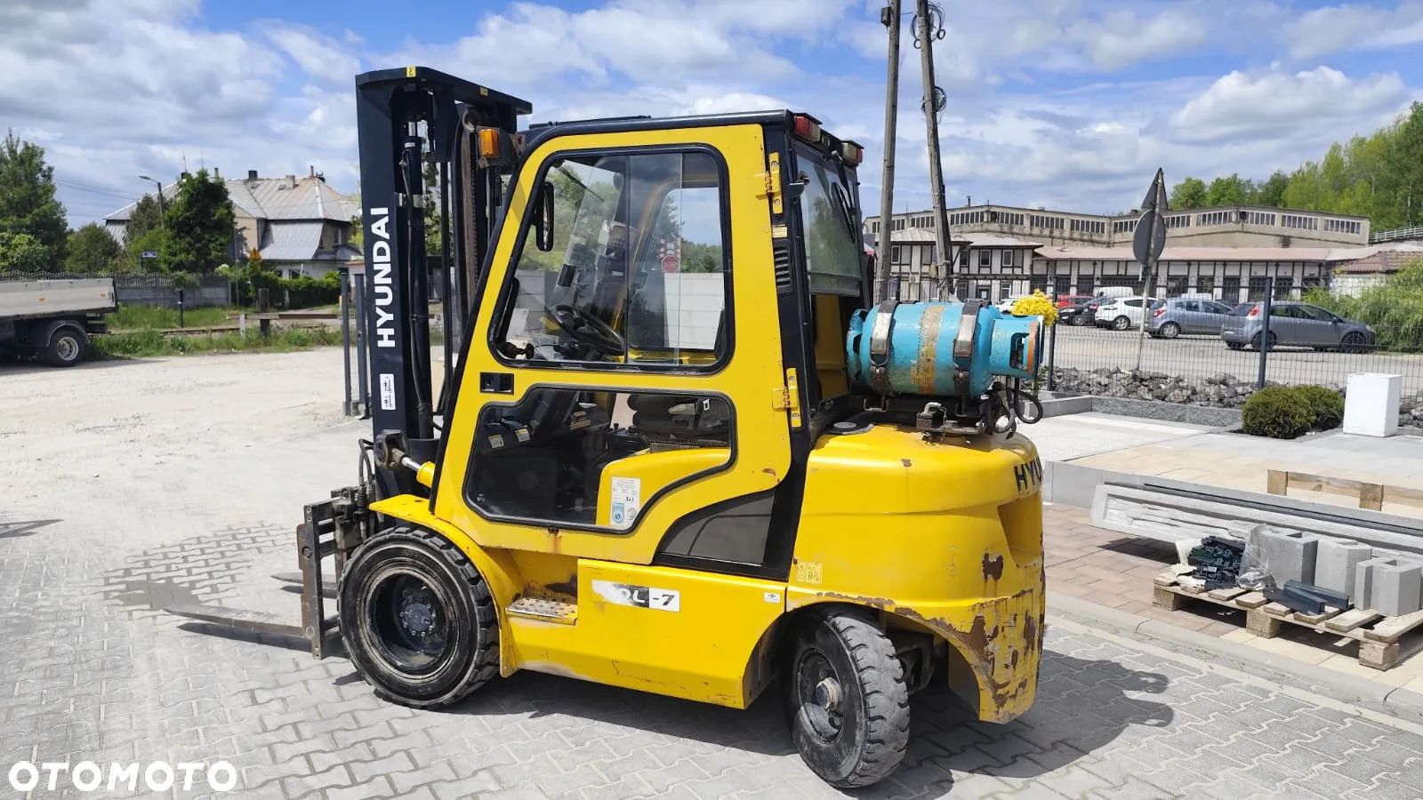 Hyundai 30L-7 - 1