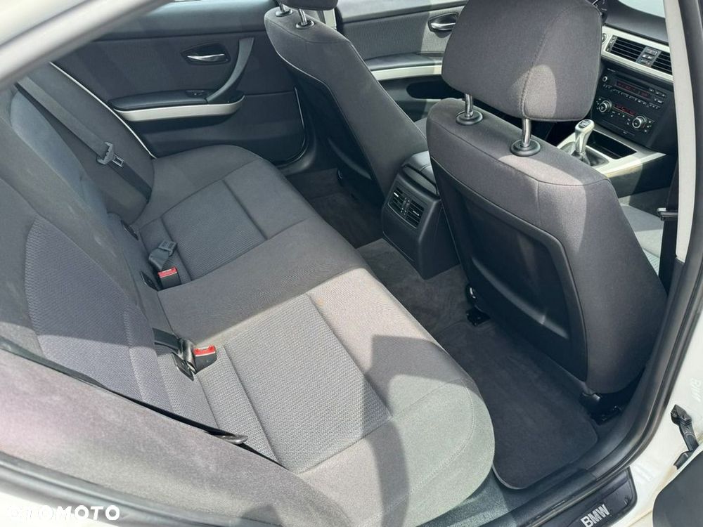 BMW Seria 3 - 27
