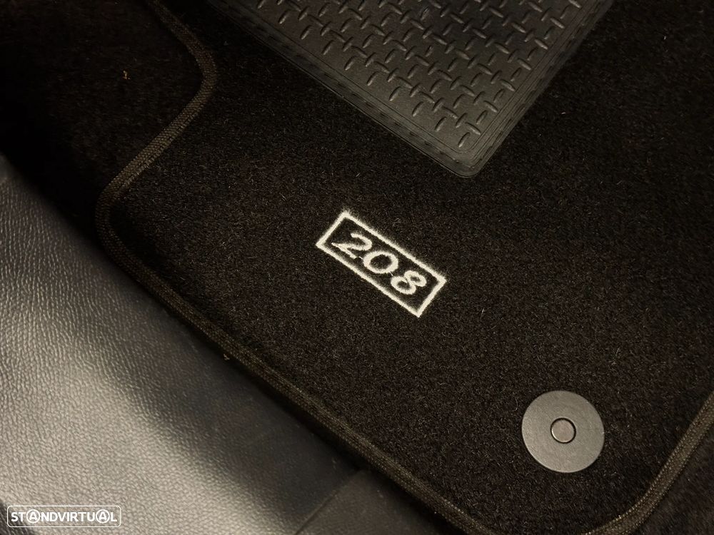 Peugeot e-208 Active - 17