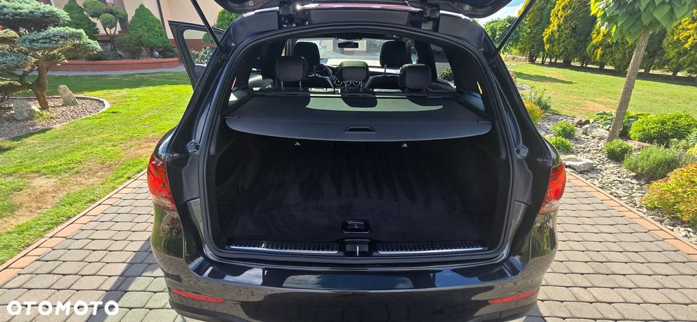 Mercedes-Benz GLC 300 4Matic 9G-TRONIC AMG Line - 17