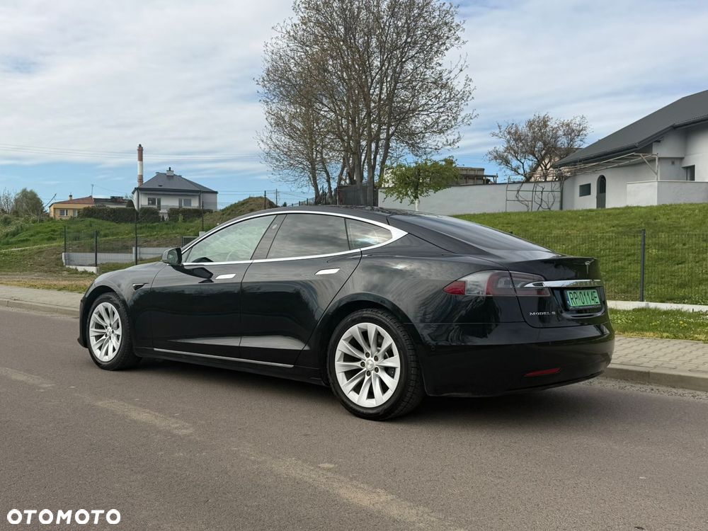 Tesla Model S - 14