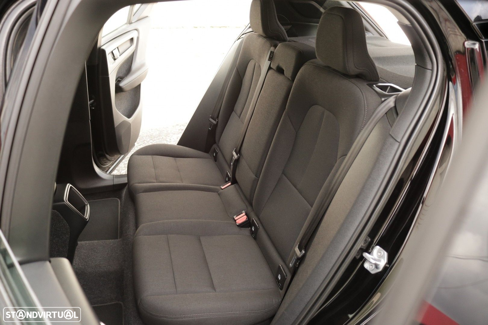 Volvo XC 40 1.5 T2 Momentum Core - 27
