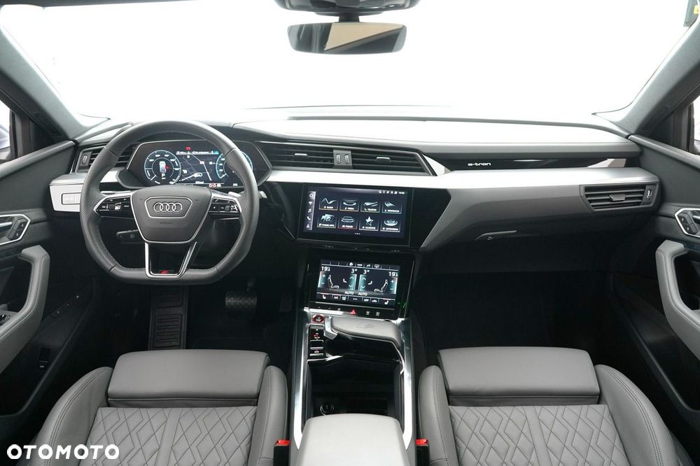 Audi Q8 Sportback e-tron - 23