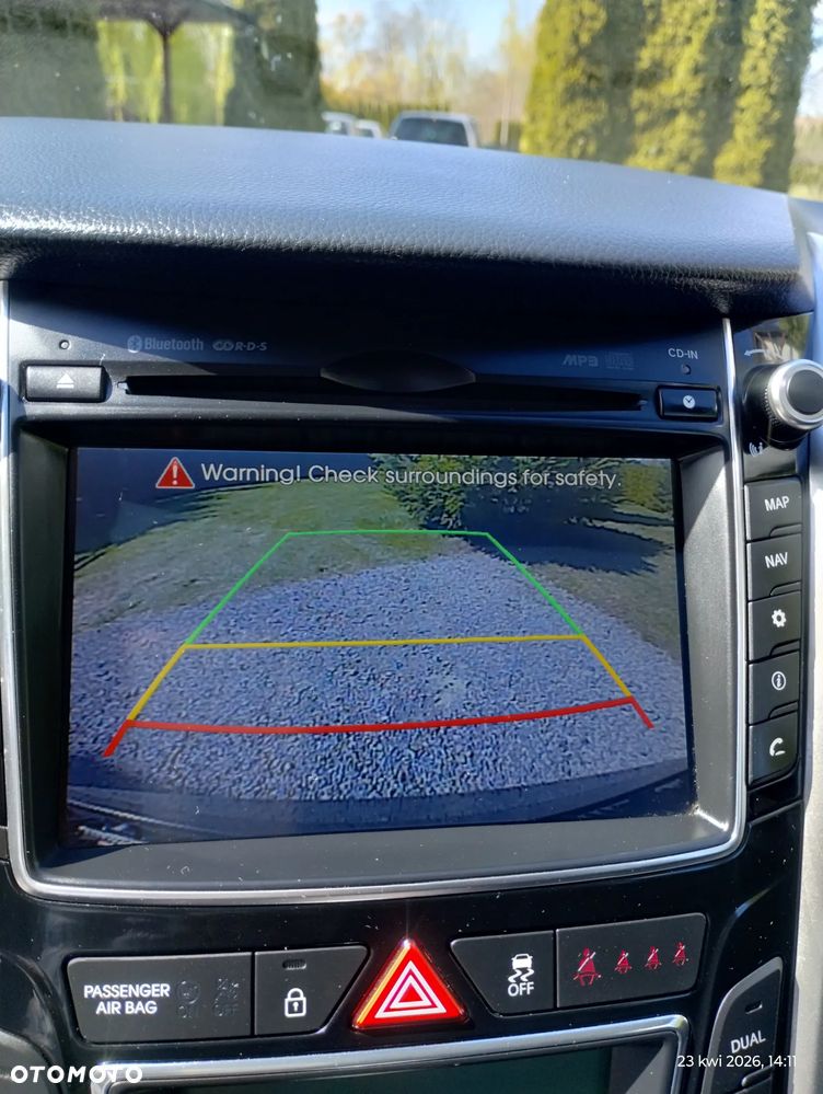 Hyundai i30 1.6 CRDi Fifa World Cup Edition - 25