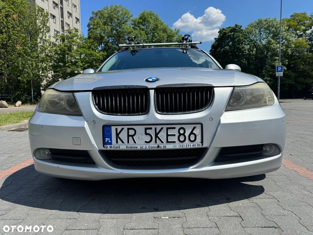 BMW Seria 3 320d DPF Touring - 4