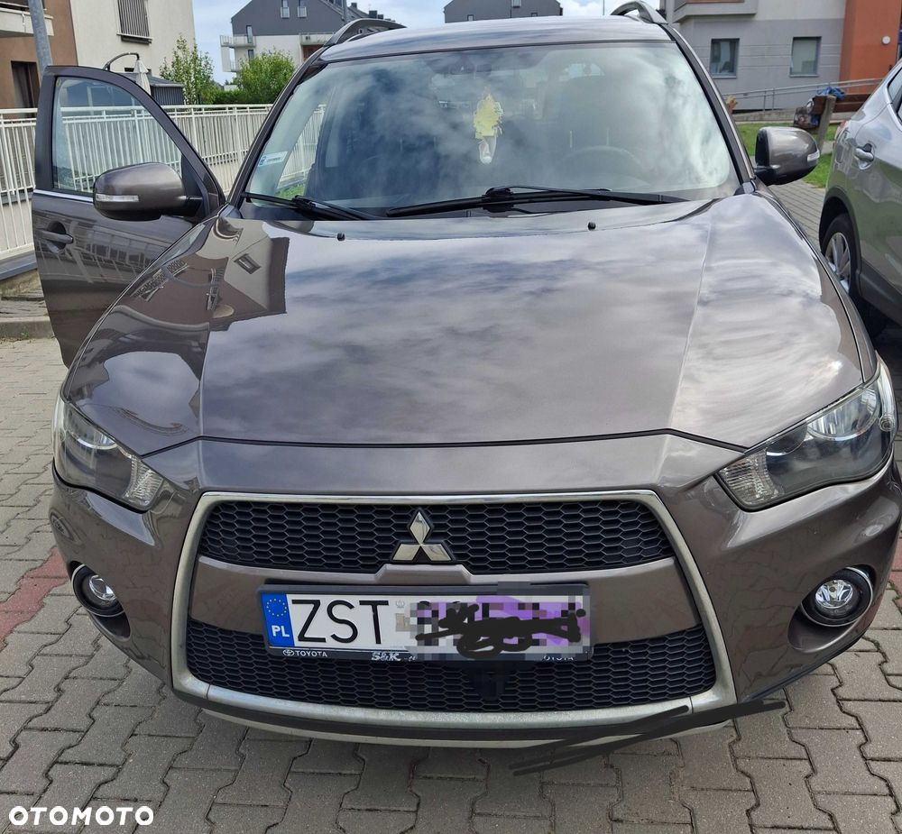 Mitsubishi Outlander - 4