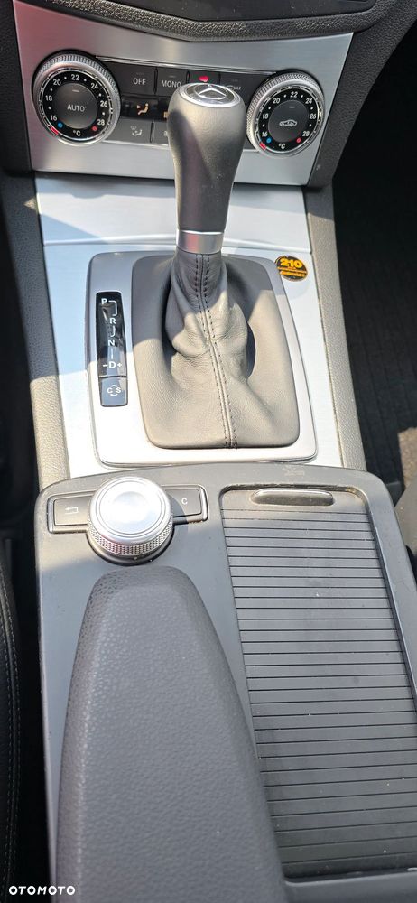 Mercedes-Benz Klasa C 320 CDI DPF 7G-TRONIC Avantgarde - 33