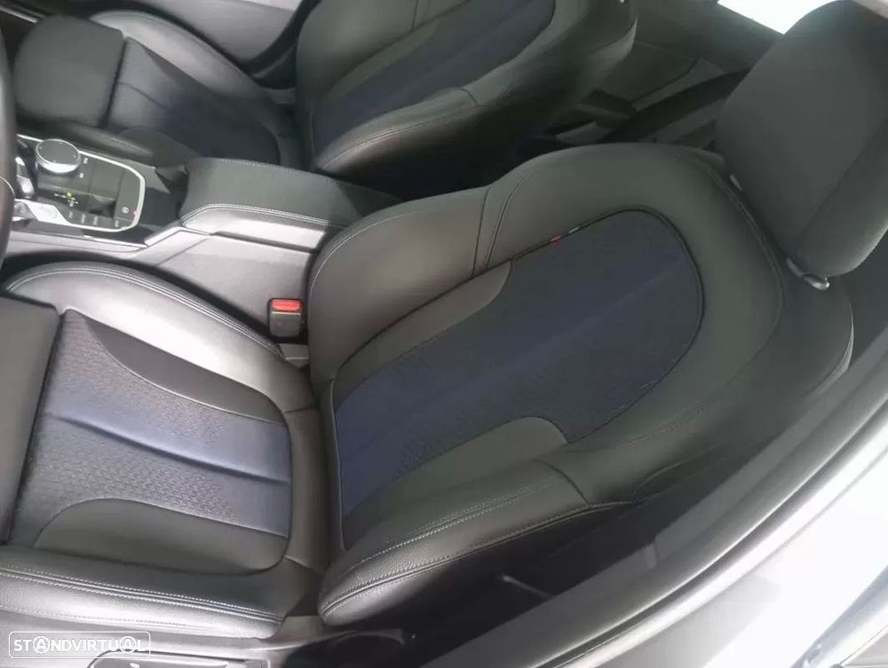 BMW 116 d Pack Desportivo M Auto - 25