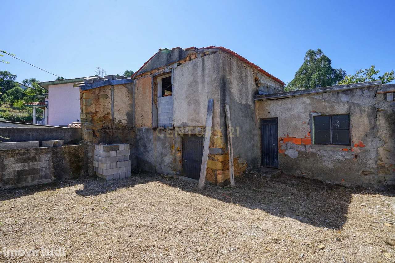 Casa para restaurar com terreno - Grande imagem: 3/22