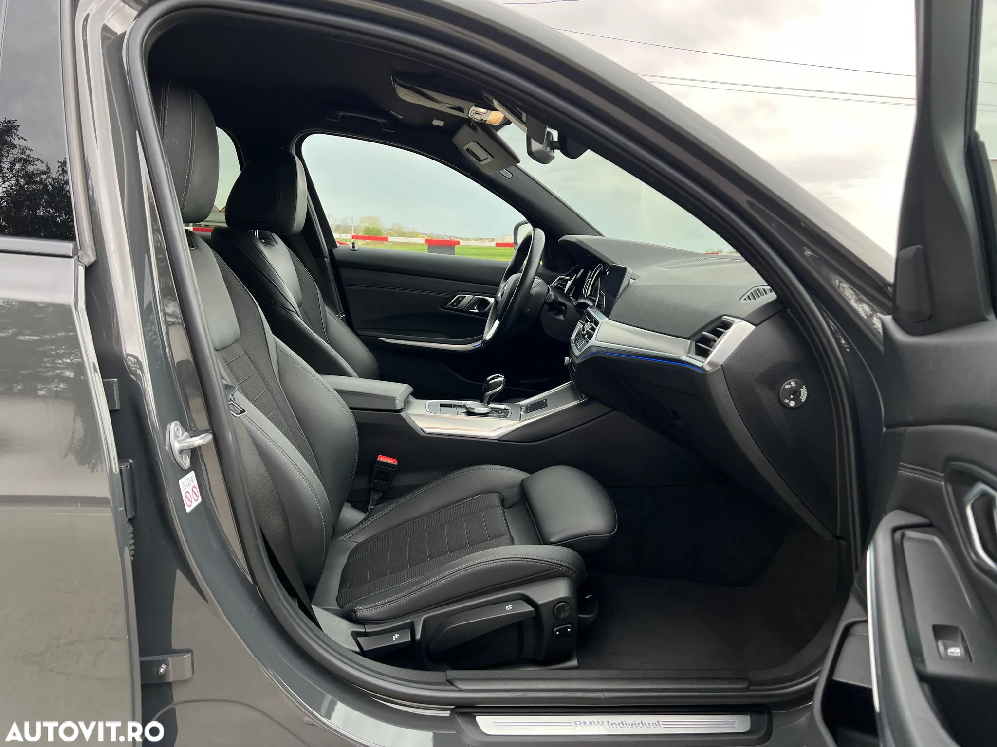 BMW Seria 3 320d Aut. Sport Line - 23