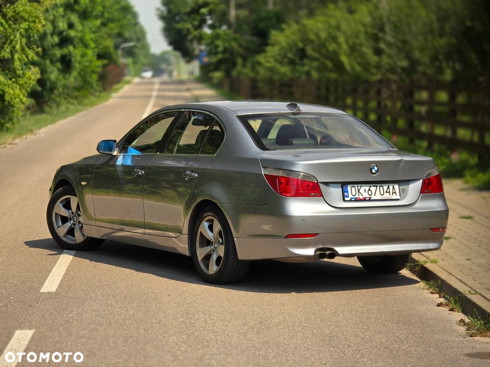 BMW Seria 5 525i - 4