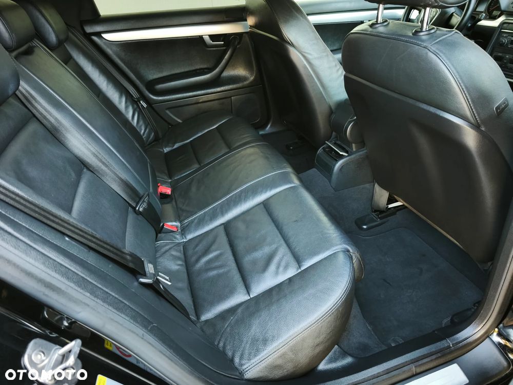 Audi A4 Avant 2.0 T FSI quattro - 17