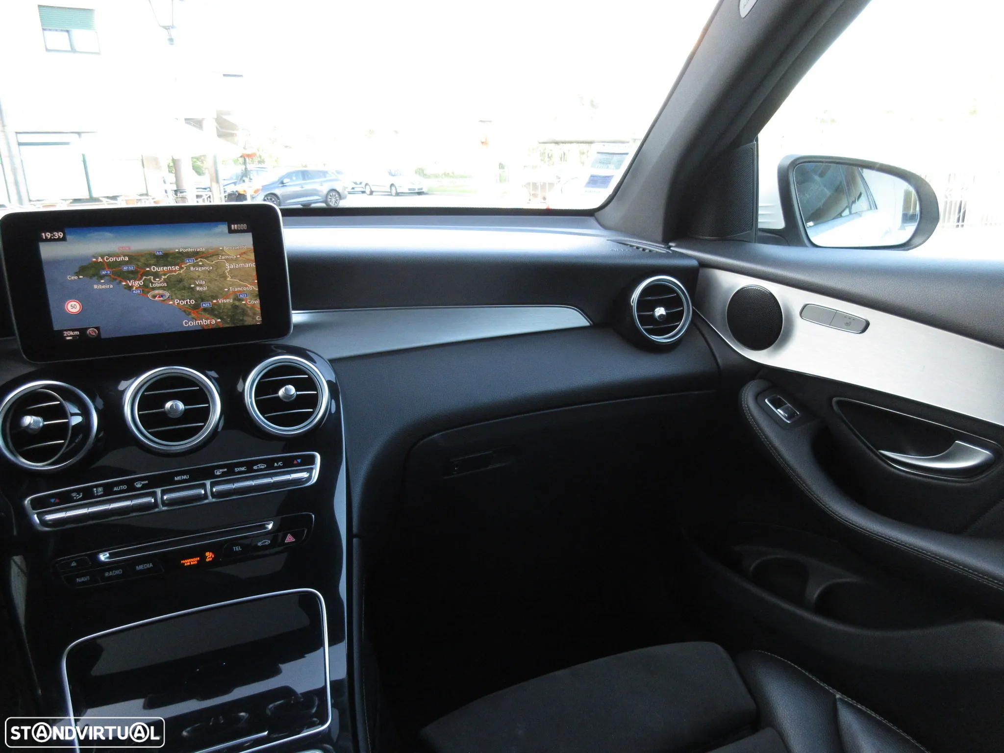 Mercedes-Benz GLC 220 d 4Matic 9G-TRONIC AMG Line - 32