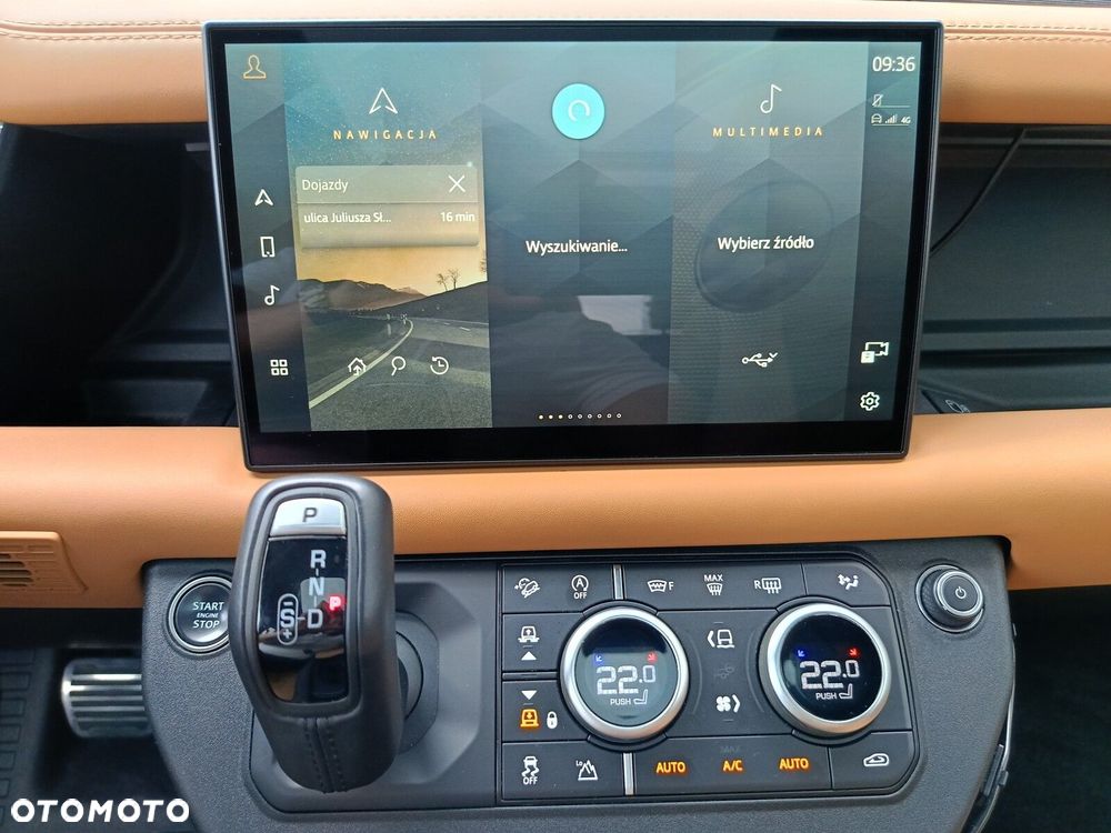 Land Rover Defender - 38