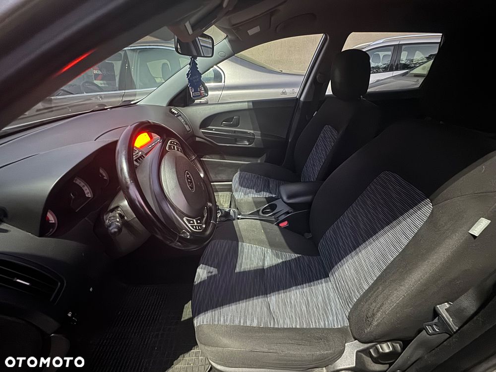 Kia Ceed - 25