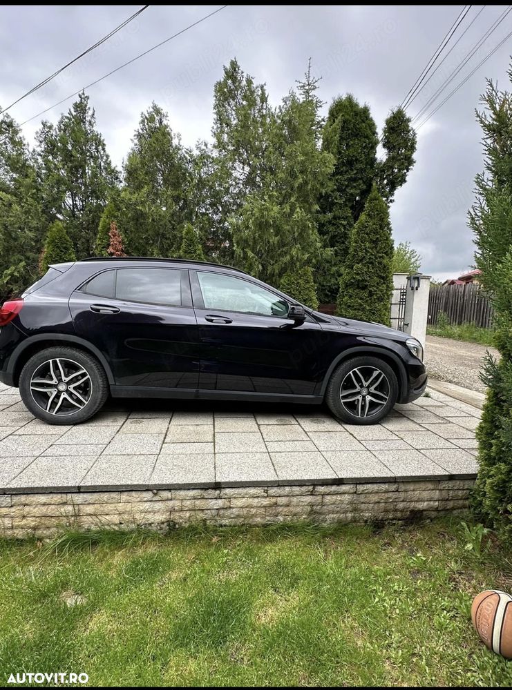 Mercedes-Benz GLA 200 d 4MATIC Aut. - 10