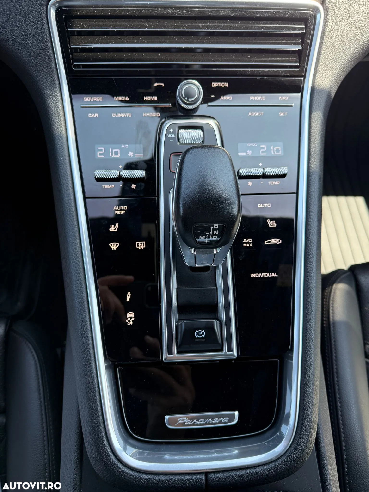 Porsche Panamera - 27
