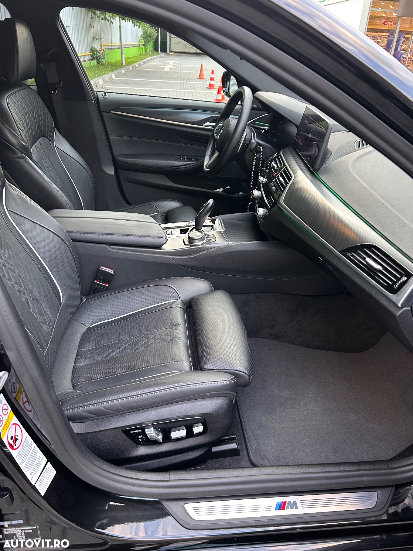 BMW Seria 5 530d xDrive AT MHEV - 25