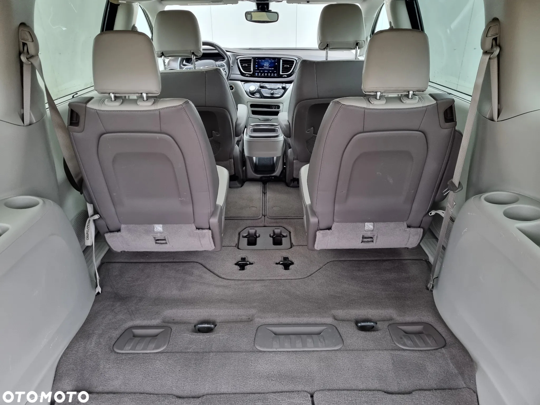 Chrysler Pacifica - 15