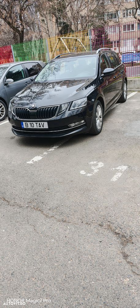 Skoda Octavia 1.6 TDI DSG Ambition - 6