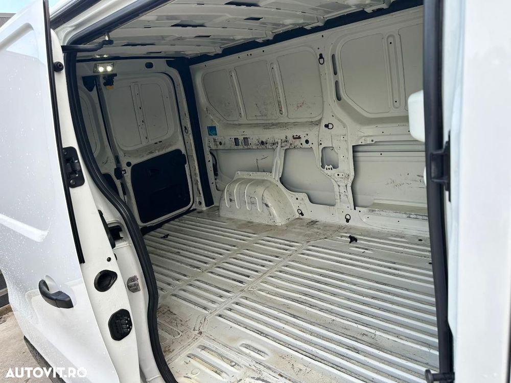 Renault Trafic - 8