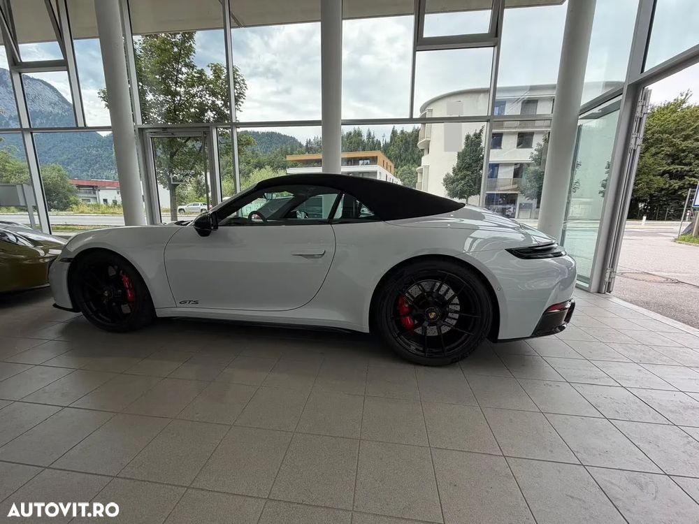 Porsche 911 Carrera 4 GTS PDK - 13
