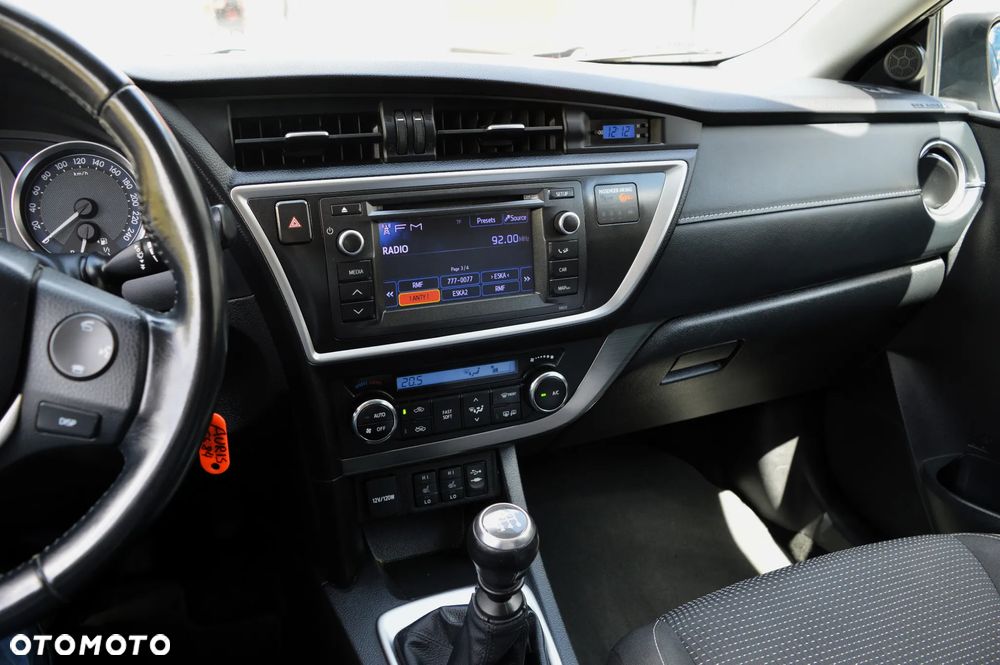 Toyota Auris 1.6 Premium + - 13
