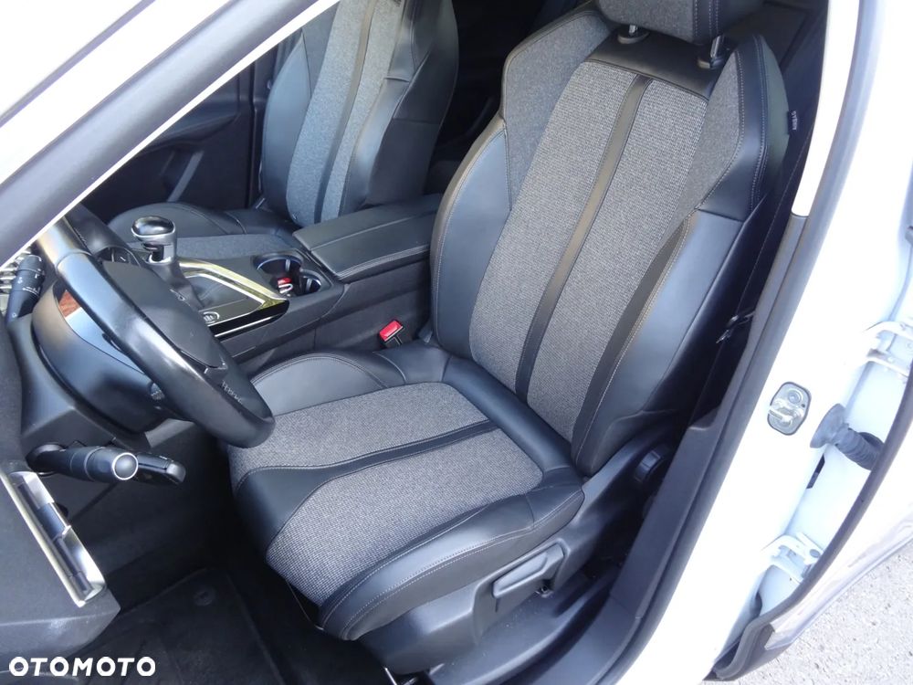Peugeot 3008 PureTech 130 Stop & Start GPF Active - 21