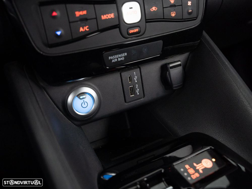 Nissan Leaf N-Connecta - 26